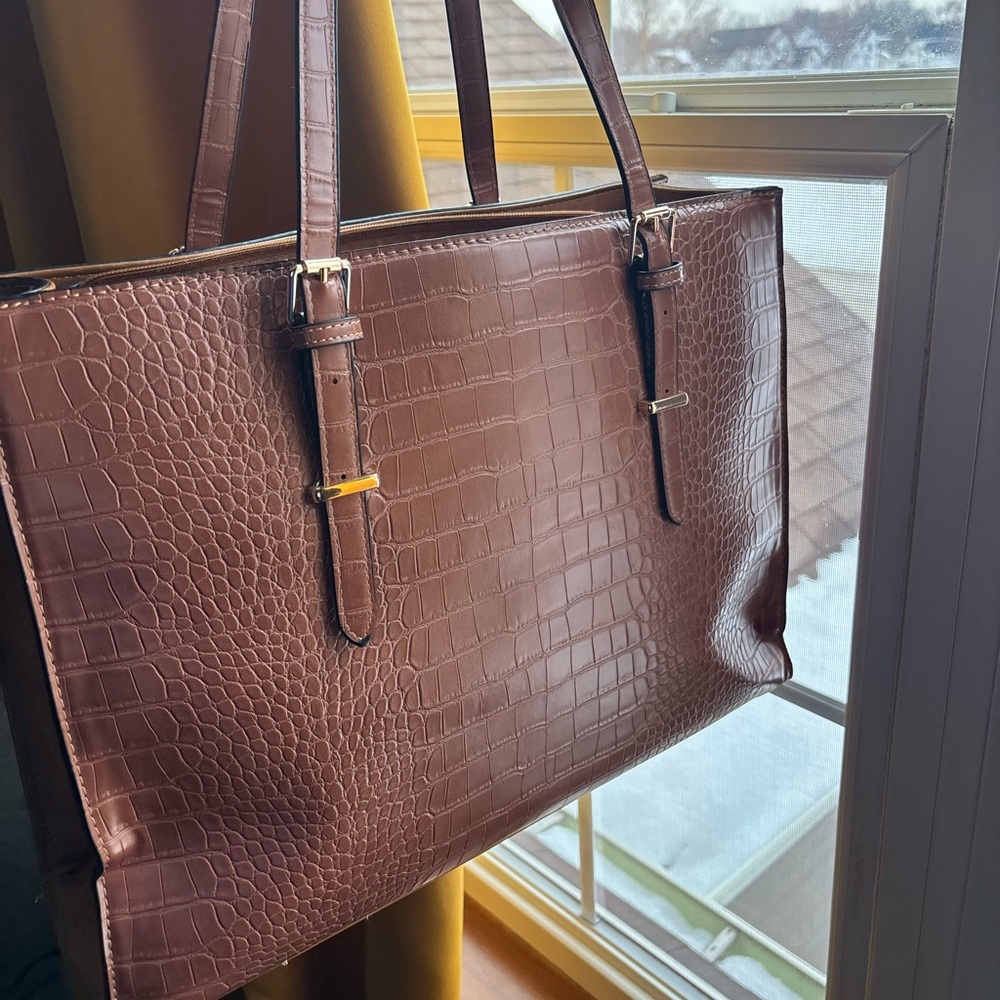 Elegant Brown Crocodile-Embossed Tote Bag